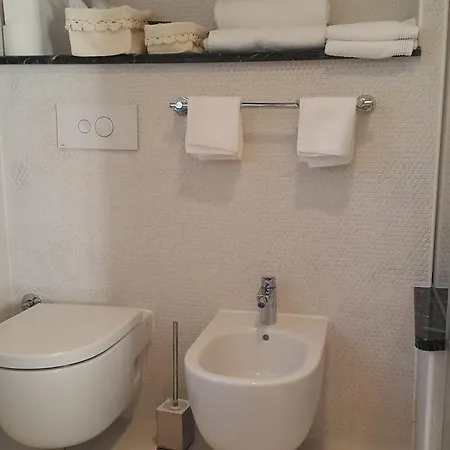 Koralj アパート *